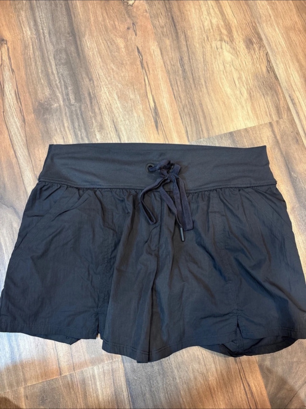 Offline by Aerie Athletic Shorts in Black Size Medium Like New